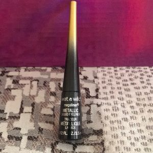 METALLIC LIQUID EYELINER ⚡️⚡️